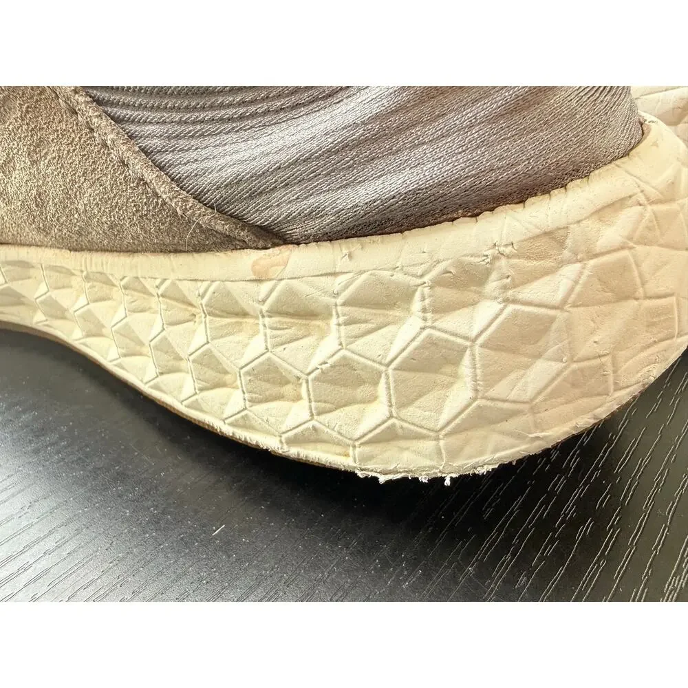 New Balance Fresh Foam Sneakers Women Size 8 Gray Knit Lace Up Running Shoes